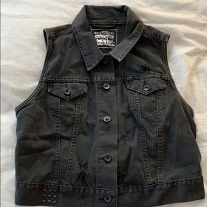 Levi’s women’s vest size medium